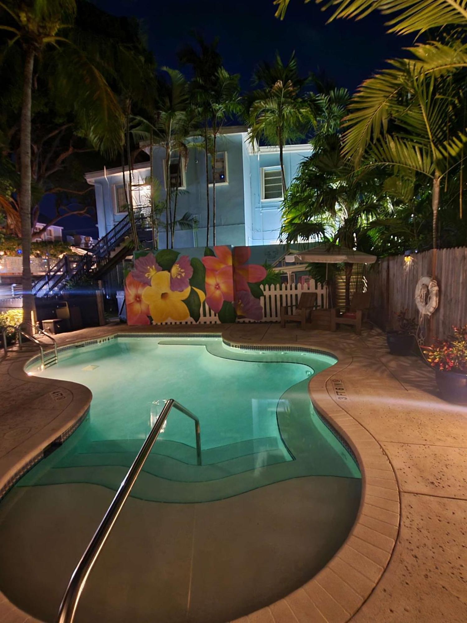 Duval Street Suite W Parking And Pool Key West Zewnętrze zdjęcie